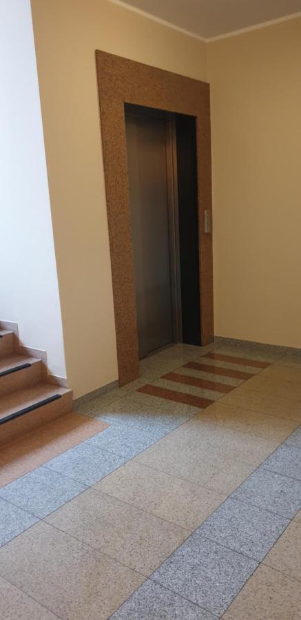 Appartamento Apartament Pod Trzema Niebieskimi Kaczorami Danzica Esterno foto